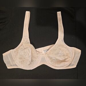 Wacoal Floral Lace Underwire Bra in Beige